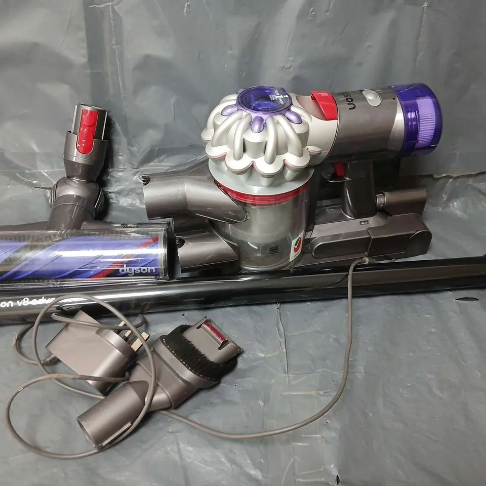 DYSON V8 ADVANCED CORDLESS VACUUM CLEANER