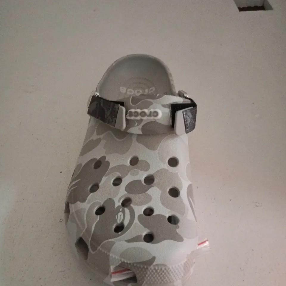 CROCS CLASSIC GREY UK M8/W9