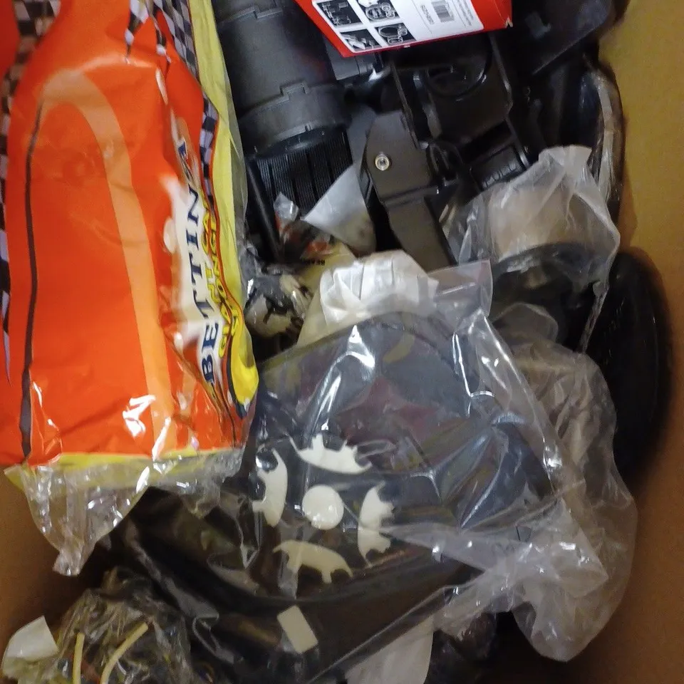 BOX OF APPROXIMATELY 20 ASSORTED VEHICULAR PRODUCTS TO INCLUDE FINEWAY DEHUMIDIFIER, HAMMER GREASE, REPLACEMENT BICYCLE HANDLEBARS ETC 