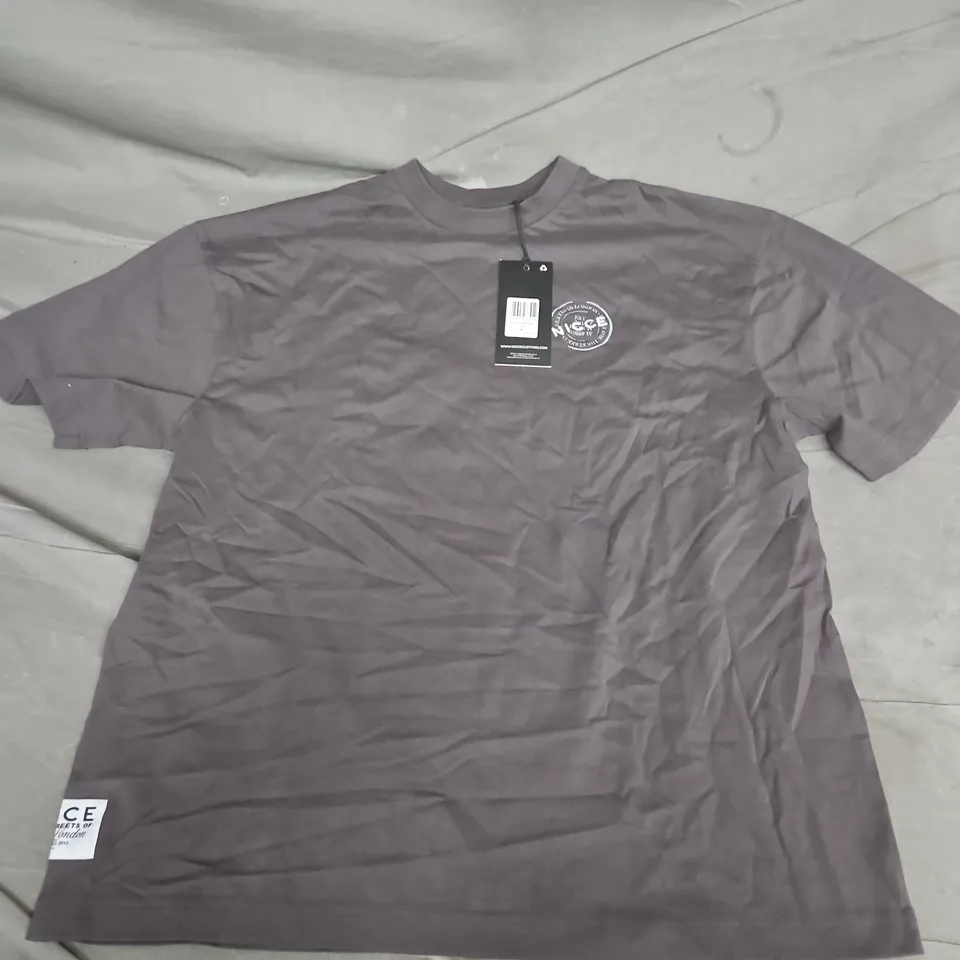NICCE SCORA T-SHIRT IN COAL - MEDIUM