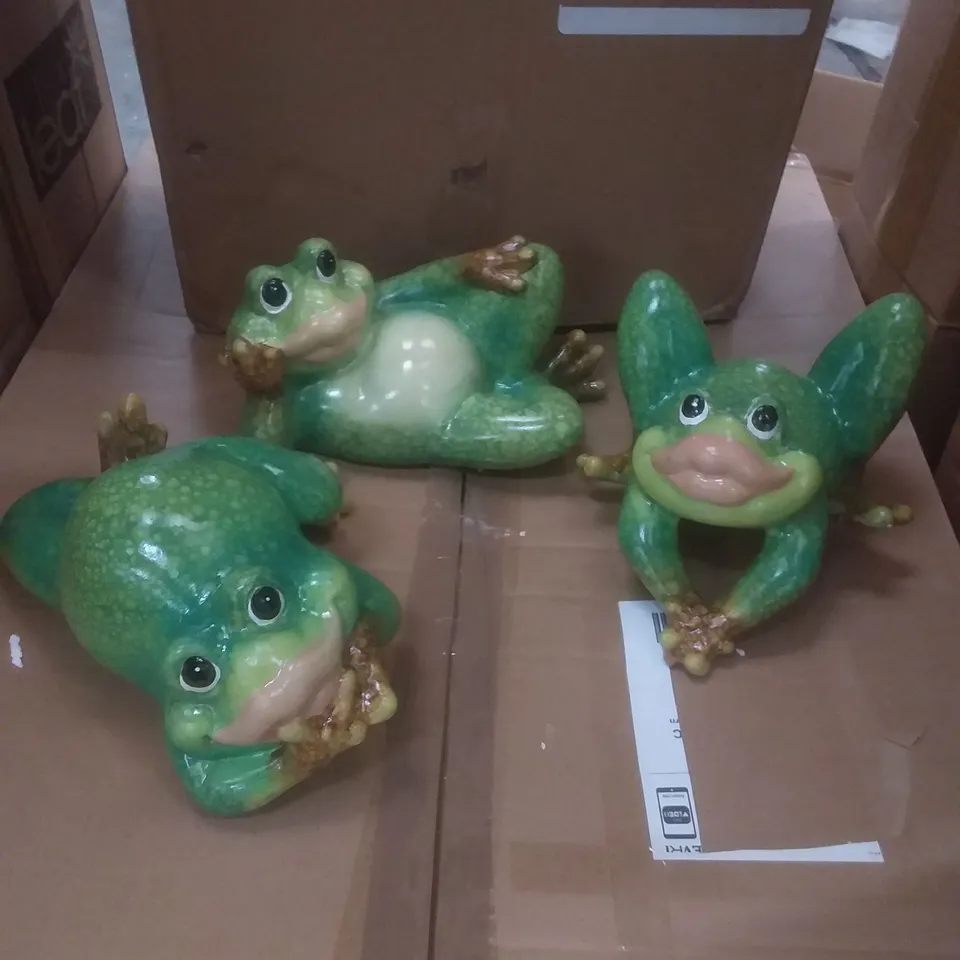 BOXED SET OF 3 GARDEN FROG FIGURES