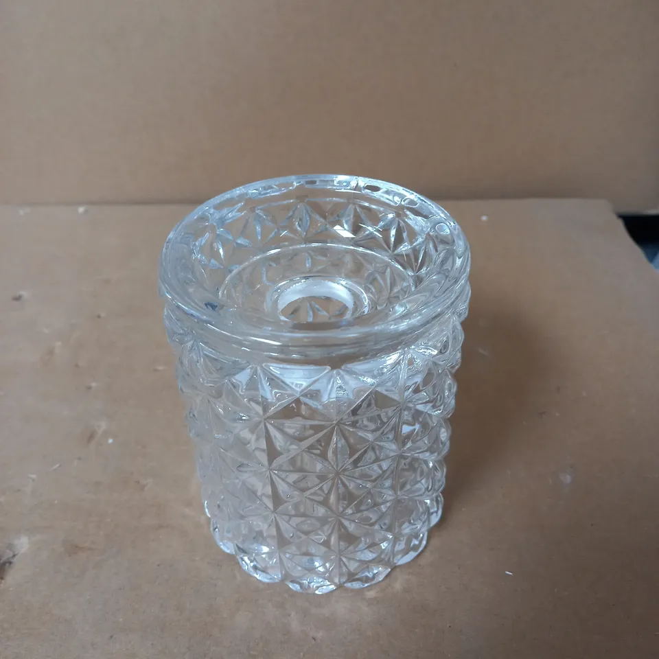VICTORIA SPARE GLASS LIGHT SHADE 