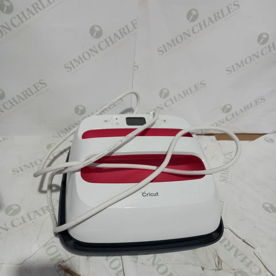 BOXED CRICUT EASYPRESS MINI RRP £169.99