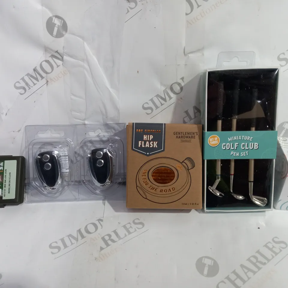 BOX OF APPROXIMATELY 10 ASSORTED ITEMS TO INCLUDE - HIP FLASK - GOLF CLUB PEN SET - CAMOFLAGE FACE CREAM ECT