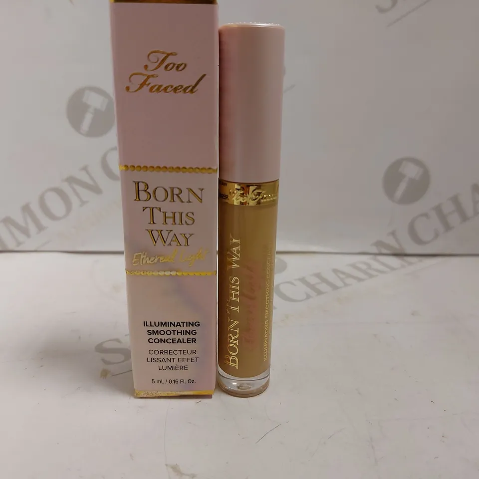 TOO FACED BORN THIS WAY ILLUMINATING SMOOTHING CONCEALER