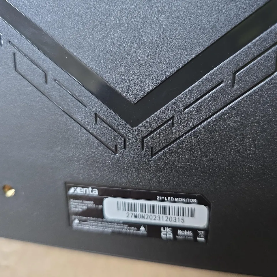 XENTA  27"  LED MONITOR