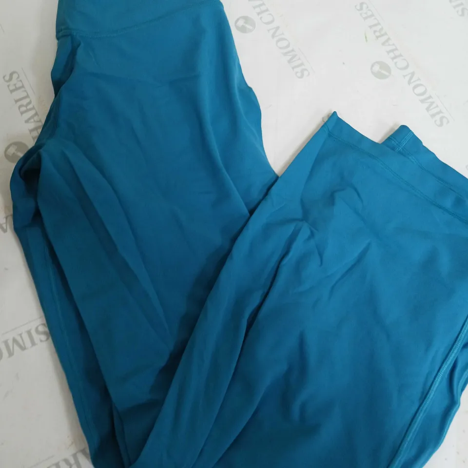 LULULEMON WIDE LEG PANTS - SIZE 6