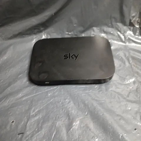 SKY SET-TOP BOX - BLACK, HDMI OUT, OPTICAL OUT 