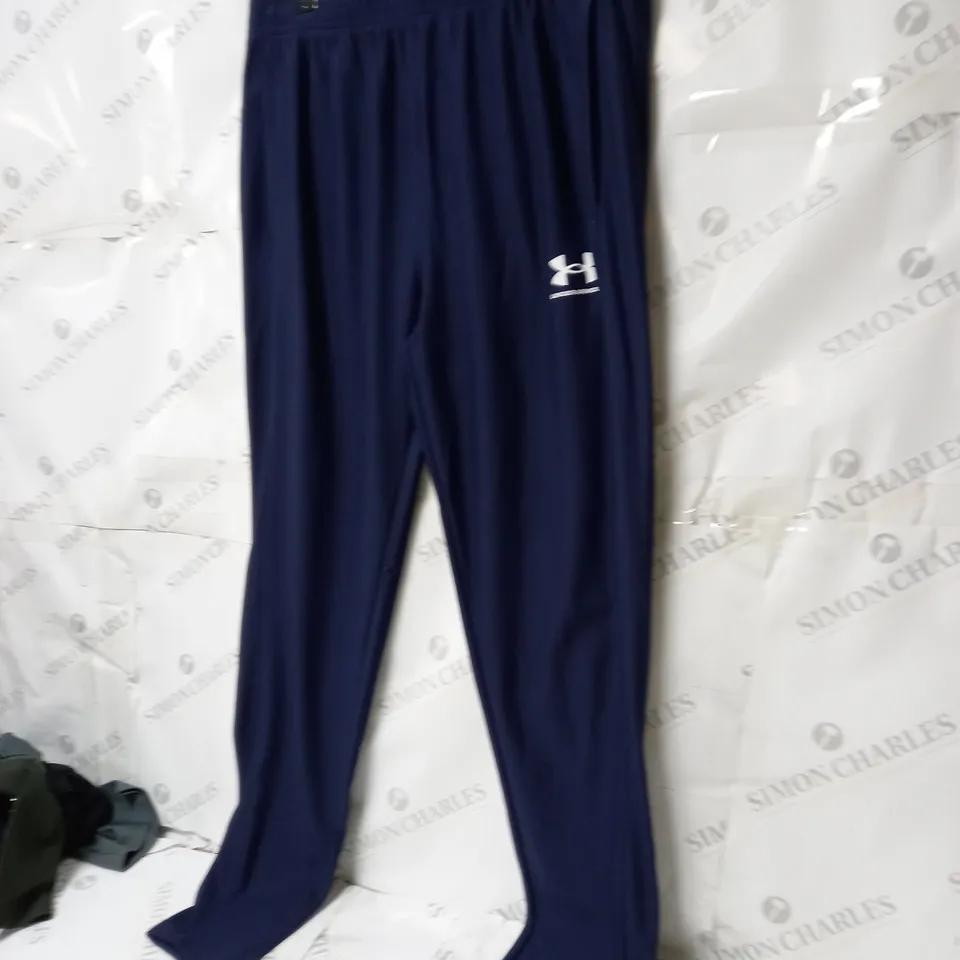 MEN'S UNDER ARMOUR TRACK PANTS BLUE SIZE LARGE.