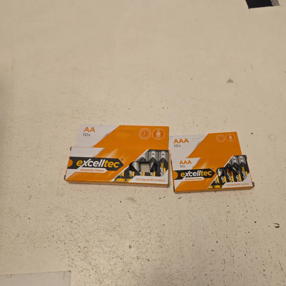 TOTE OF APPROXIMATELY 15 ASSORTED BATTERIES TO INCLUDE: AA, AAA