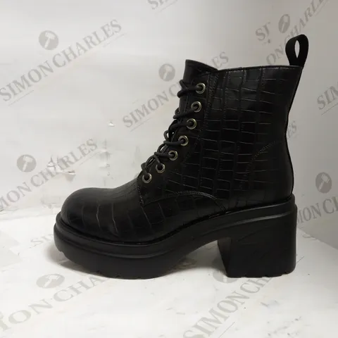 KOI VEGAN SNAKESKIN PLATFORM BOOTS UK SIZE 4
