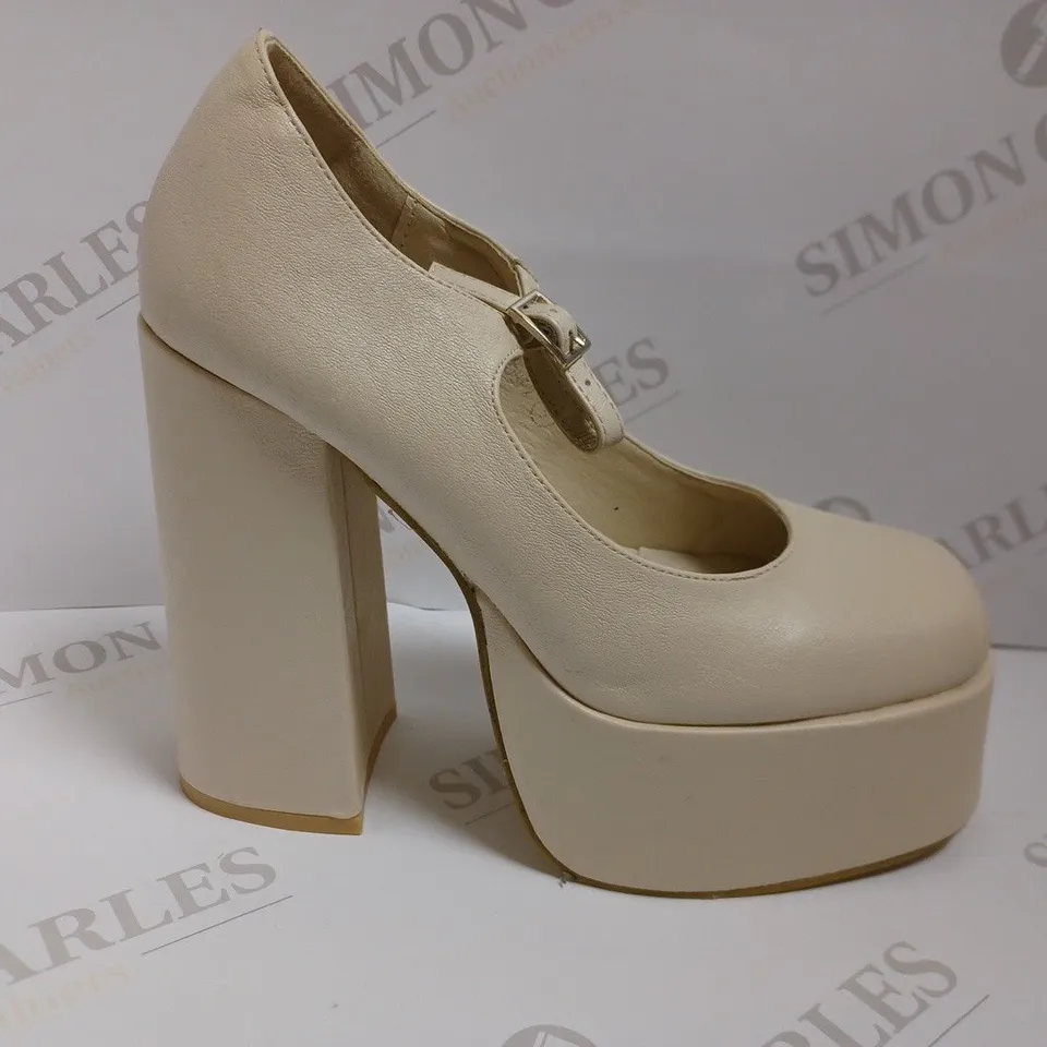 KOI VEGAN DARKBLOOM CREAM PLATFORM HEELS - SIZE 5