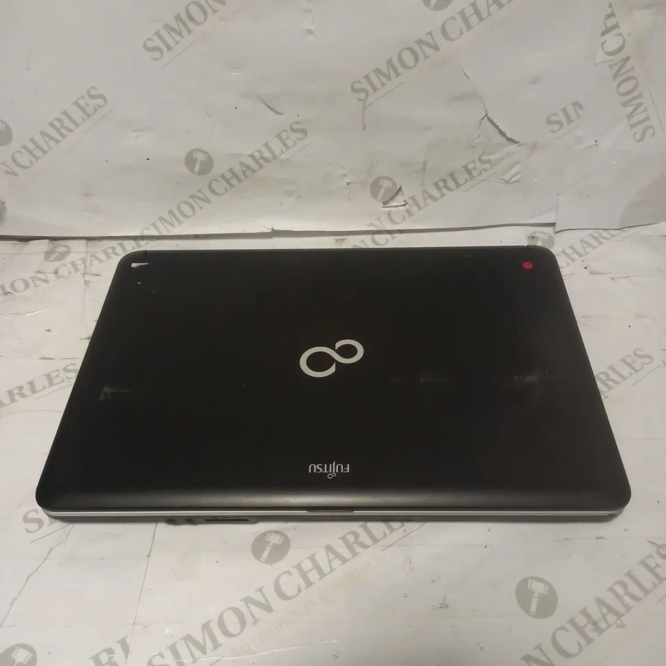 FUJITSU A530 LAPTOP 