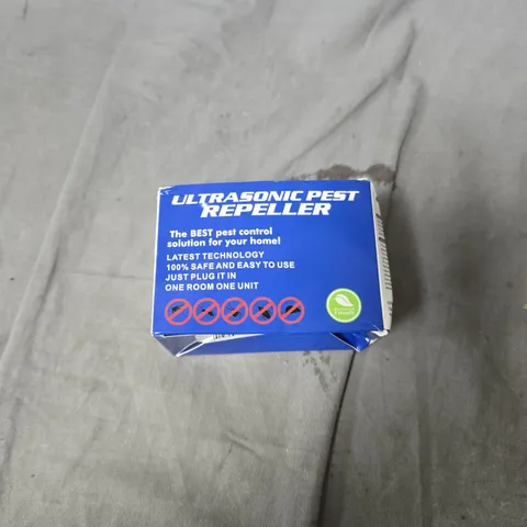 BOX OF APPROXIMATELY 20 ASSORTED HOUSEHOLD ITEMS INCLUDING PEST REPELLER , ADAPT TAPE AND FITTED SHEETS 