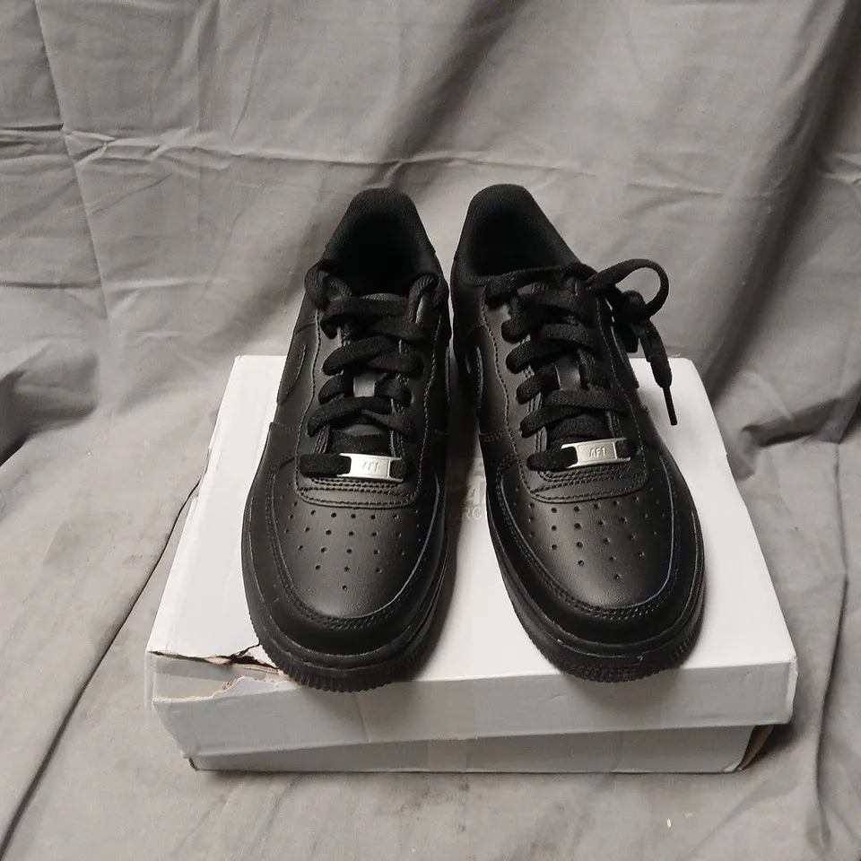 NIKE AIR FORCE 1 LE (GS) KIDS' SHOES – BLACK, UK 4.5