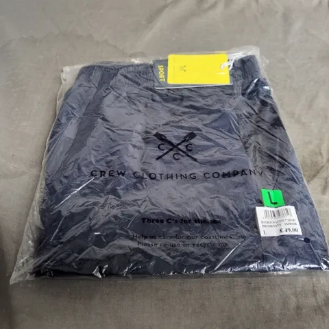 CREW CLOTHING COMPANY NAVY STRETCH SHORTS– UK SIZE L