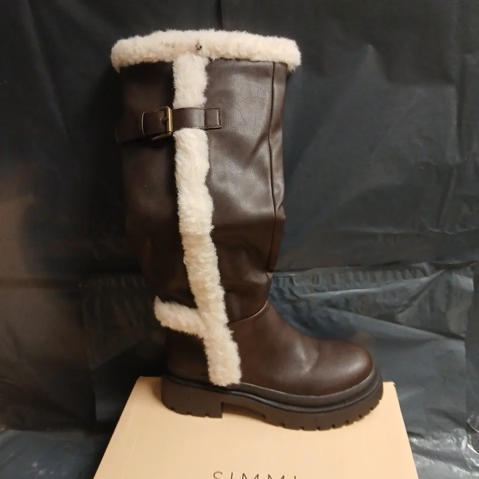 SIMMI LONDON BROWN LEATHER KNEE-HIGH BOOT WITH SHEARLING TRIM – BUCKLE DETAIL UK SIZE 6