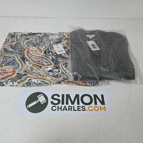 APPROXIMATELY 12 ASSORTED TAMSY CLOTHING ITEMS IN VARIOUS SIZES & STYLES