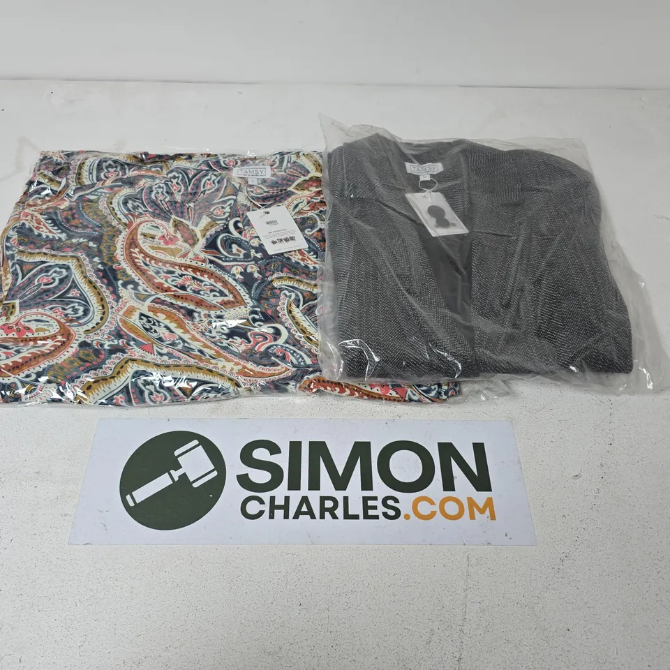 APPROXIMATELY 12 ASSORTED TAMSY CLOTHING ITEMS IN VARIOUS SIZES & STYLES