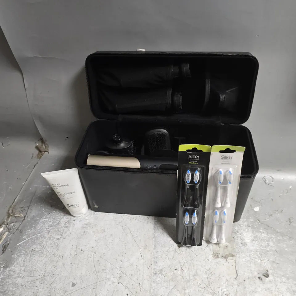 APPROXIMATELY 10 ASSORTED ITEMS TO INCLUDE TOOTHBRUSHES, SILKYAIR FLEX, SLIDER HYALURONIQUE GEL, ETC