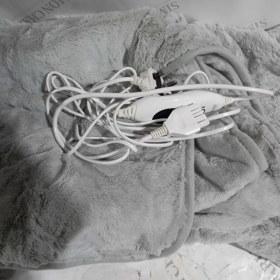 COZEE HOME VELVETSOFT HEATED THROW IN LIGHT GREY