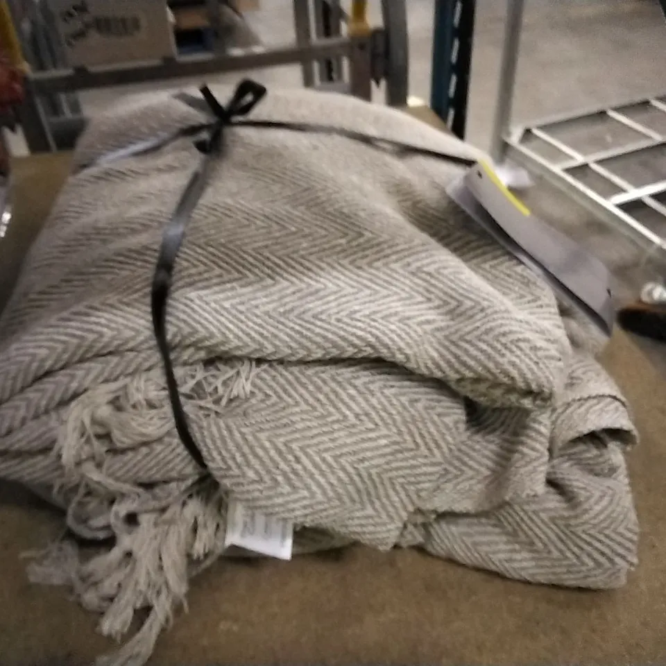 MEURER BLANKET/THROW SIZE: W178 X L254CM COLOUR: NATURAL (X2)