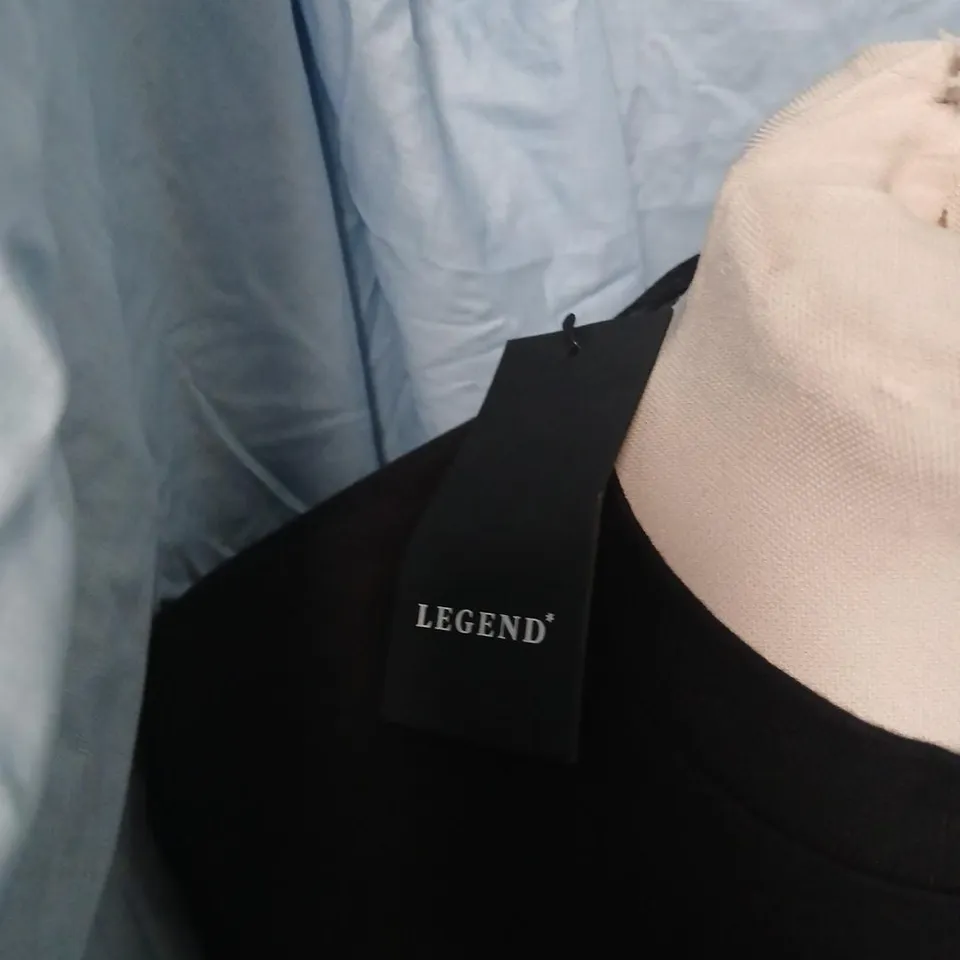 LEGEND BLACK T‑SHIRT – UK MEDIUM (SIZE M)