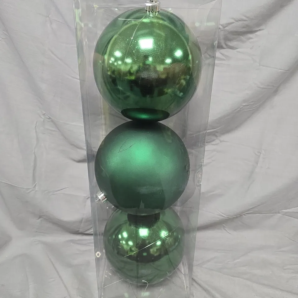 JUMBO BAUBLES 20CM IN GREEN