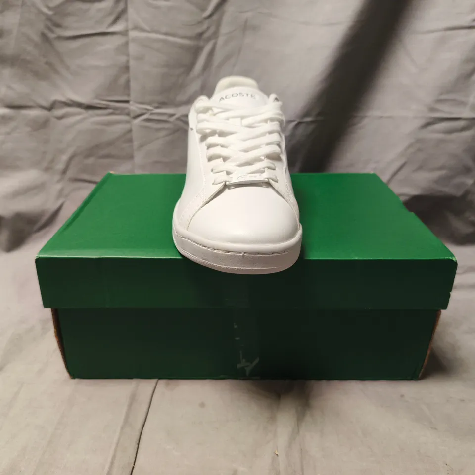 BOXED PAIR OF LACOSTE LACE UP SHOES IN WHITE/GREEN SIZE UK 8
