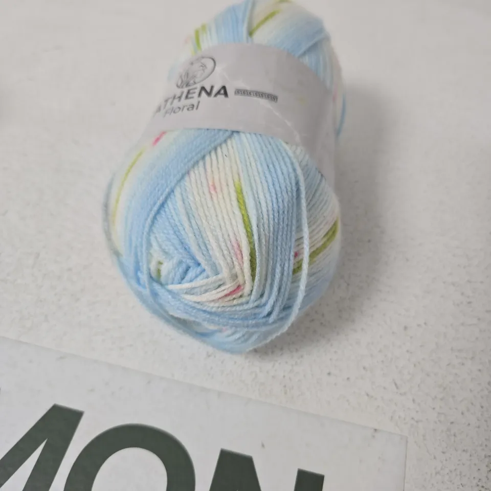 BOX OF APPROXIMATELY 15 ASSORTED HOUSEHOLD ITEMS INCLUDING ASSISTANT FROTHER , ATHENA FLORAK WOOL AND HAND GRIP SCOURER
