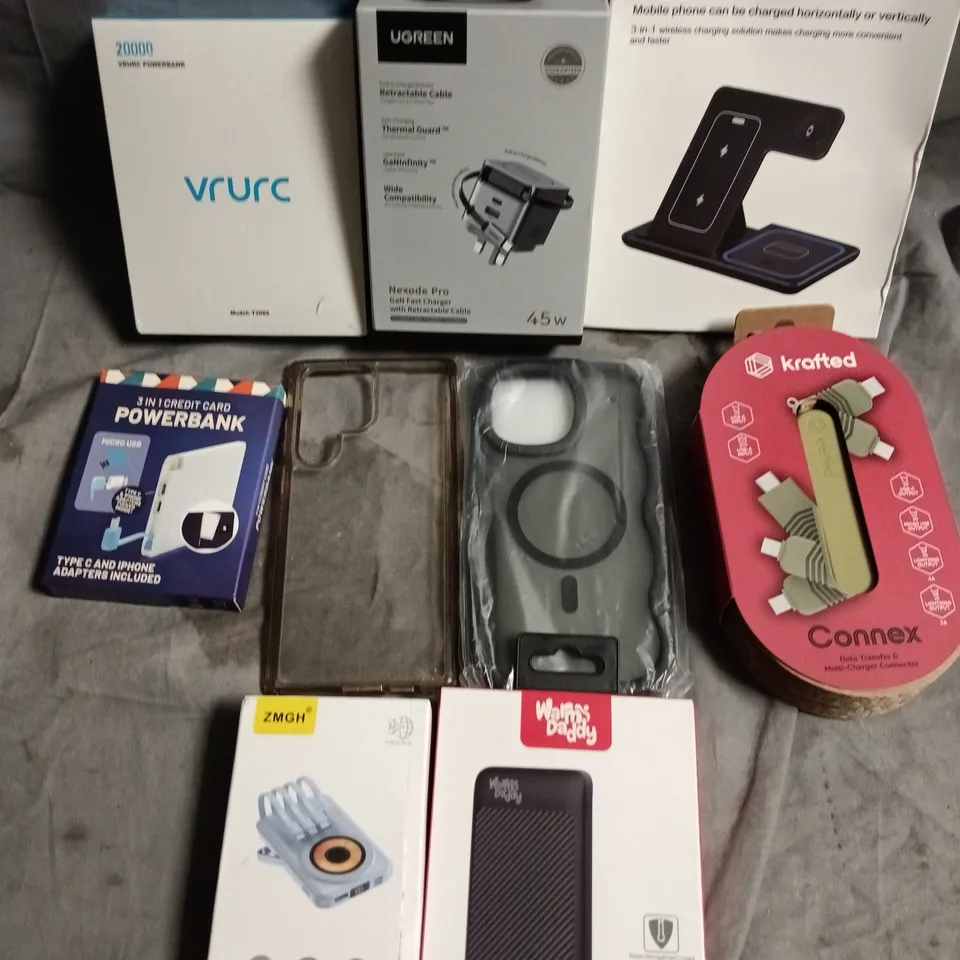 APPROXIMATELY 20 ASSORTED SMARTPHONE ACCESSORIES TO INCLUDE CHARGING CABLES, POWERBANKS, PHONE CASES ETC 