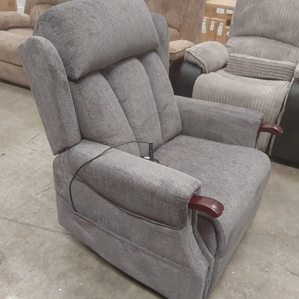 QUALITY DESIGNER FABRIC UPHOLSTERED ELECTRIC RECLINER ARMCHAIR