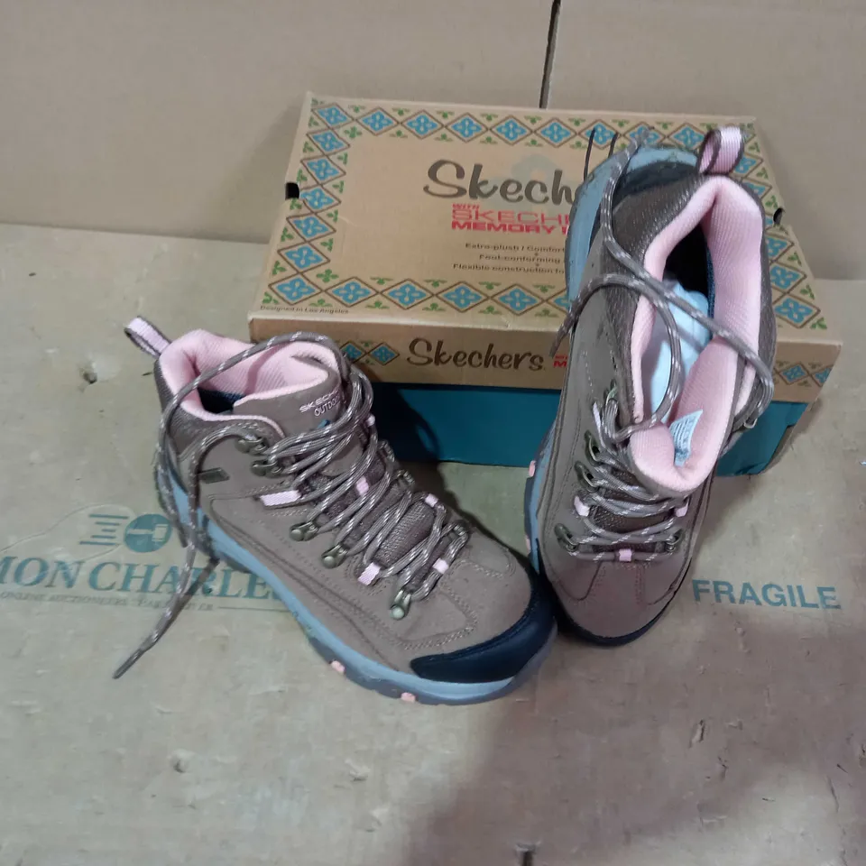 BOXED PAIR OF SKECHERS - SIZE 5
