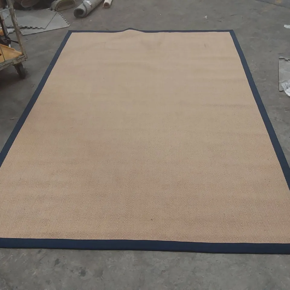 QUALITY DESIGNER AREA RUG - APPROXIMATELY 289 x 200cm