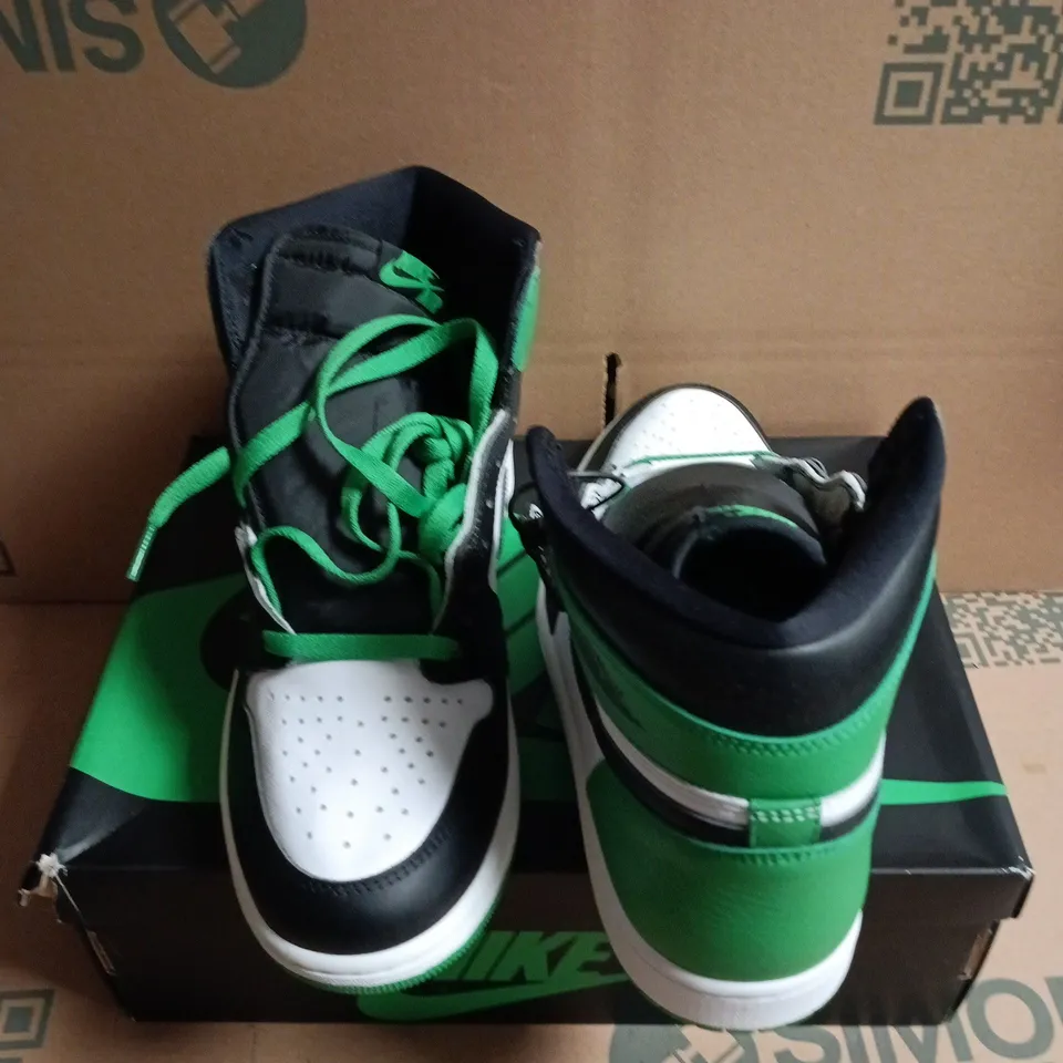 NIKE AIR JORDAN 1 RETRO HIGH OG SNEAKERS – BLACK/UNIVERSITY GREEN/WHITE, UK 9.5 (US 10.5, EU 44.5) – BOXED
