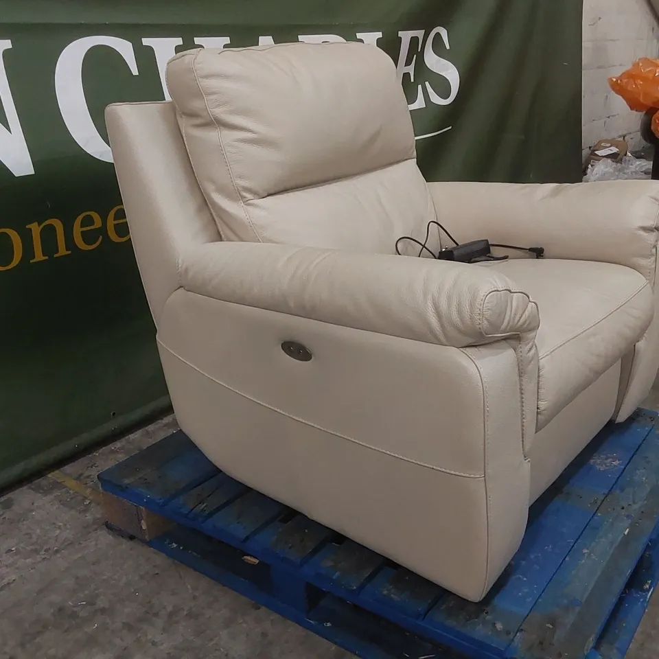 QUALITY DESIGNER ITALIAN LEATHER ELECTRIC RECLINER ARMCHAIR IN DOVE COLOUR 