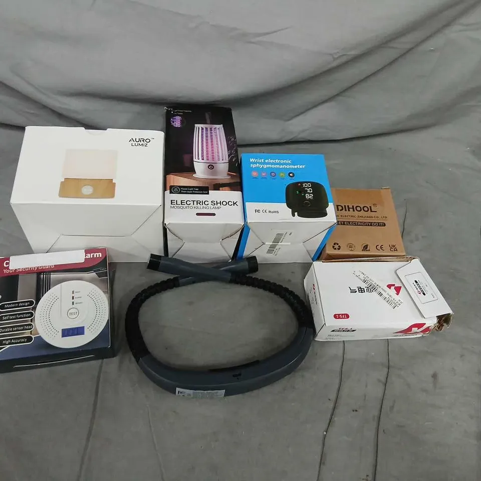 SIX ASSORTED ELECTRICAL PRODUCTS TO INCLUDE; ELECTRIC SHOCK MOSQUITO KILLING LAMP. AURO LAMP, CARBON MONOXIDE ALARM AND WRIST ELECTRIC SPHYGMOMANOMETER