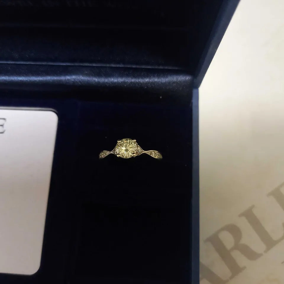 MOISSANITE 9CT GOLD 1CT EQ TWISTED SHANK SOLITAIRE RING SIZE P RRP £469