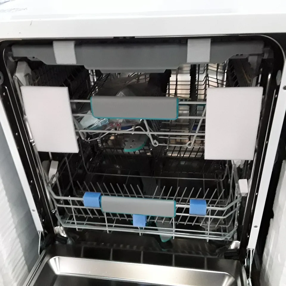 HISENSE HS663A90WUK FULL SIZE DISHWASHER - WHITE