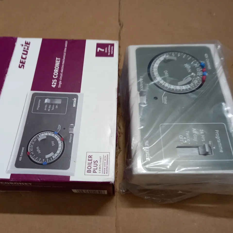 BOXED SECURE 425 CORONET SINGLE CIRCUIT ELECTRO MECHANICAL TIME SWITCH