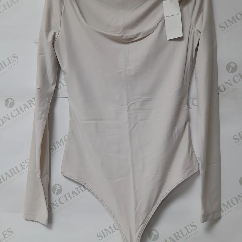ABERCROMBIE & FITCH BODYSUIT IN CREAM - SMALL