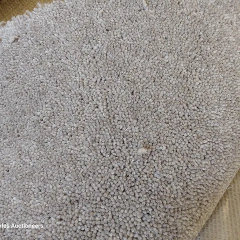 ROLL OF QUALITY TUDOR TWIST CLASSIC TAWNY CARPET APPROXIMATELY 5M Γ 4.3M