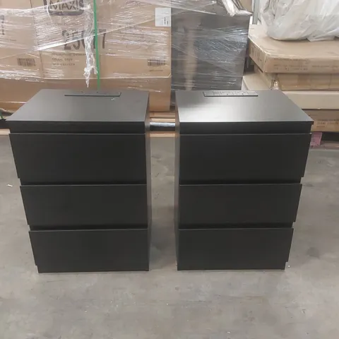 BEDSIDE TABLE WITH CHARGING STATION, SET OF 2, SIDE END TABLES WITH 3 DRAWERS, 2 AC DRAWER FRONTS, FOR LIVING ROOM, OUTLETS, 2 USB PORTS, BEVELLED BEDROOM, STUDY, MODERN COLOUR: BLACK