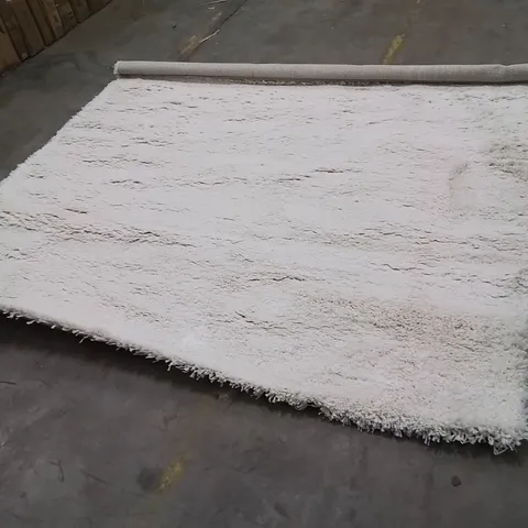 QUALITY DESIGNER AREA RUG APPROXIMATELY 210X210CM