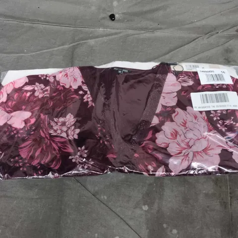 BAGGED ROMAN PETITE FLORAL MIDI DRESS IN WINE RED - SIZE 16