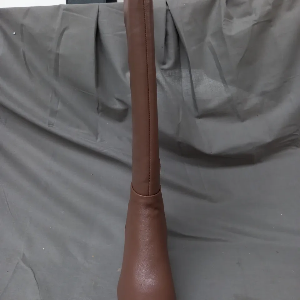 BOXED PAIR OF RUTH LANGSFORD KNEE-HIGH BOOTS IN TAUPE SIZE 5