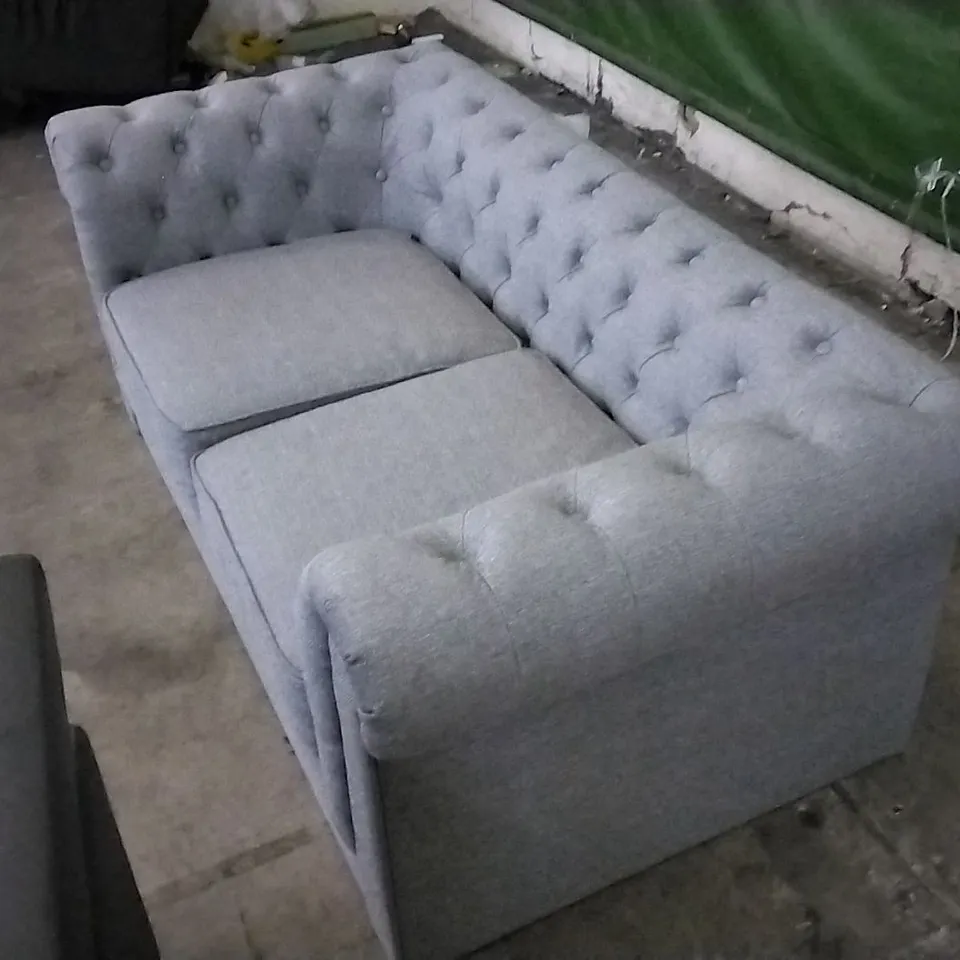 DESIGNER LIGHT GREY FABRIC CHESTERFIELD STYLE 2 SEATER SOFA