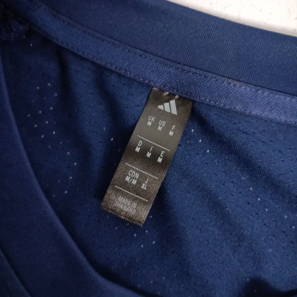 ADIDAS CLUB TEE IN NAVY - UK MEDIUM