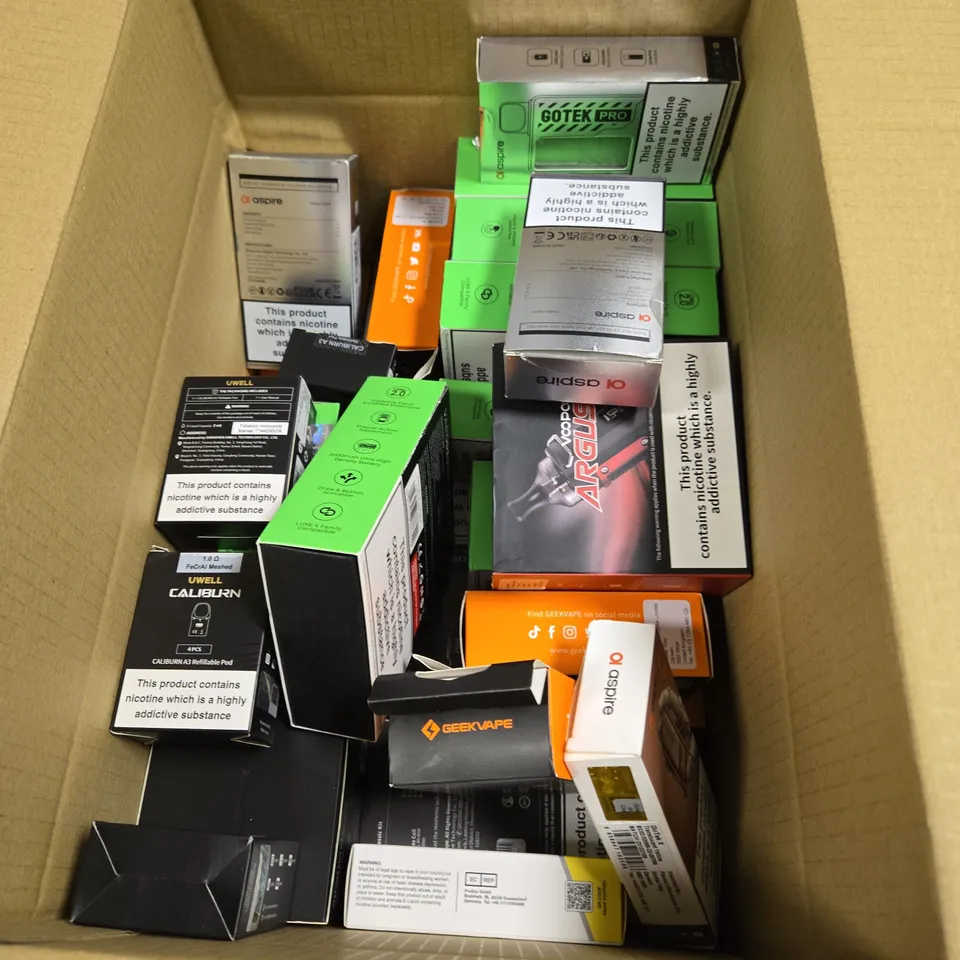 APPROXIMATELY 20 VAPES & E-CIGARETTES TO INCLUDE VAPORESSO, VOOPOO, ASPIRE ETC 