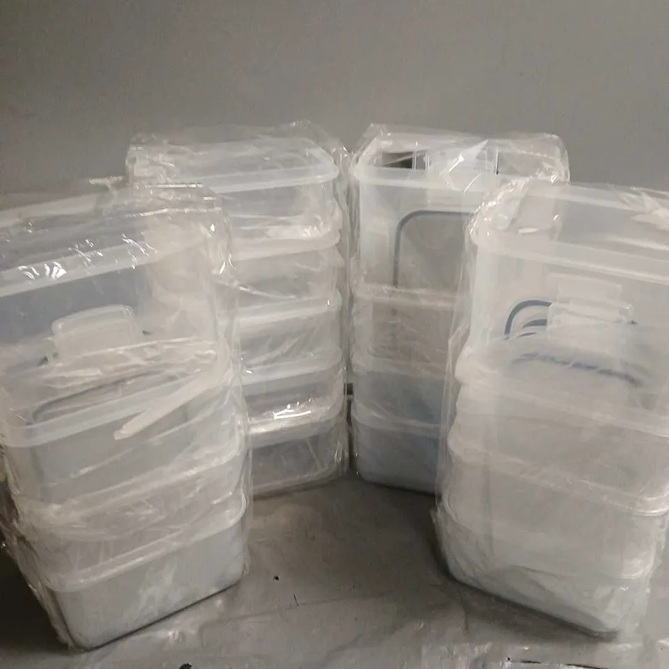 APPROXIMATELY 25 ASSORTED CLEAR STORAGE CONTAINERS IN VARIOUS SIZES